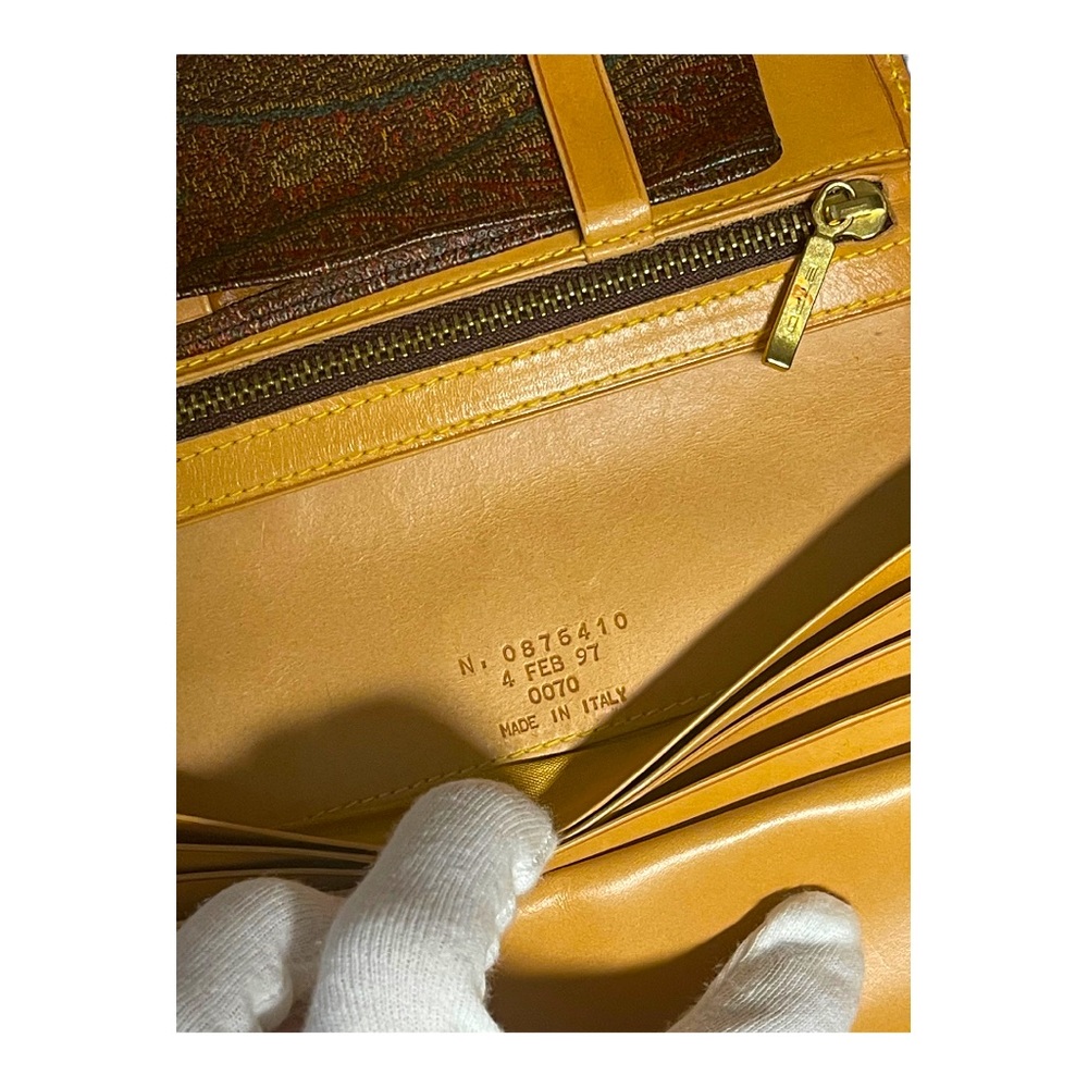 ETRO Feb 1997 Passport Wallet— Rare, Nearly Pristine Condition - Picture 7 of 16